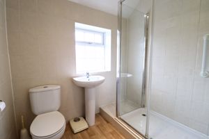 Shower room- click for photo gallery